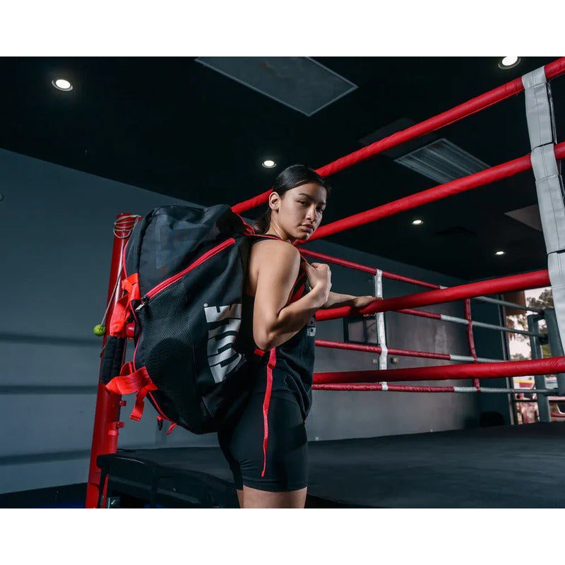 Mochila Deportiva Para Equipo De Box Mma Title Boxing Negro Con Logo